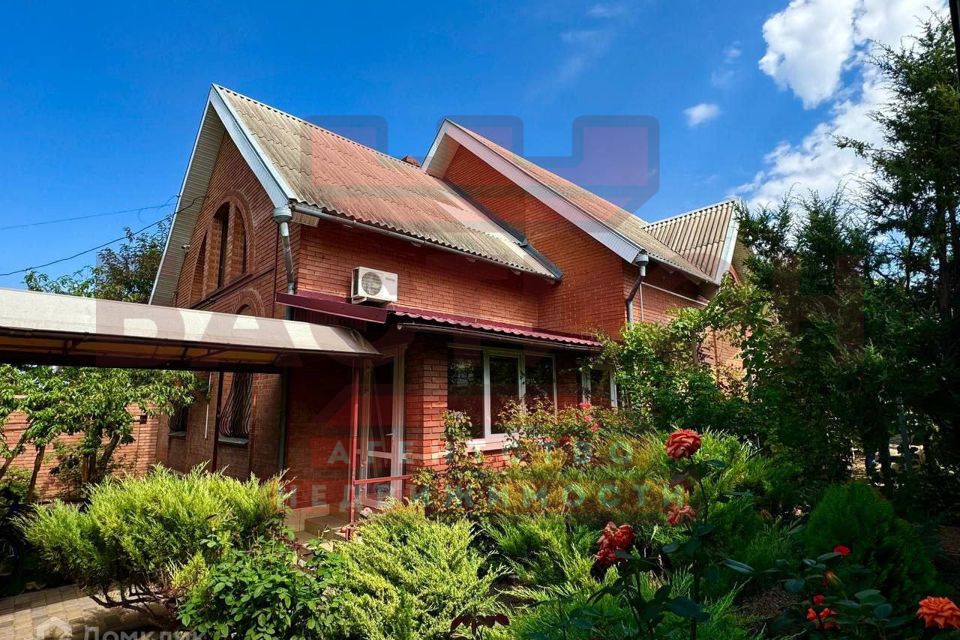Продаётся 2-этажный дом, 220 м²