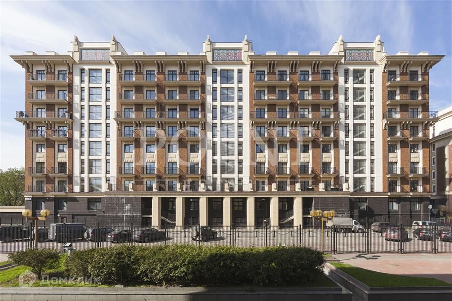 Продаётся 5-комнатная квартира, 219 м²