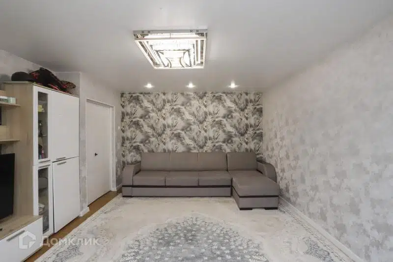 Продаётся 4-комнатная квартира, 125 м²
