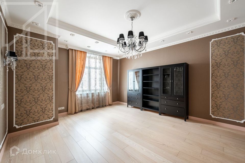 Сдаётся 6-комнатная квартира, 224 м²