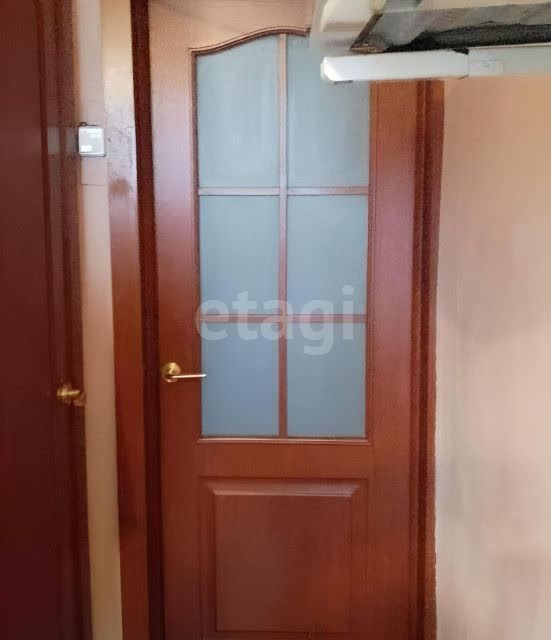 Продаётся комната в 5-комн. квартире, 12.9 м²