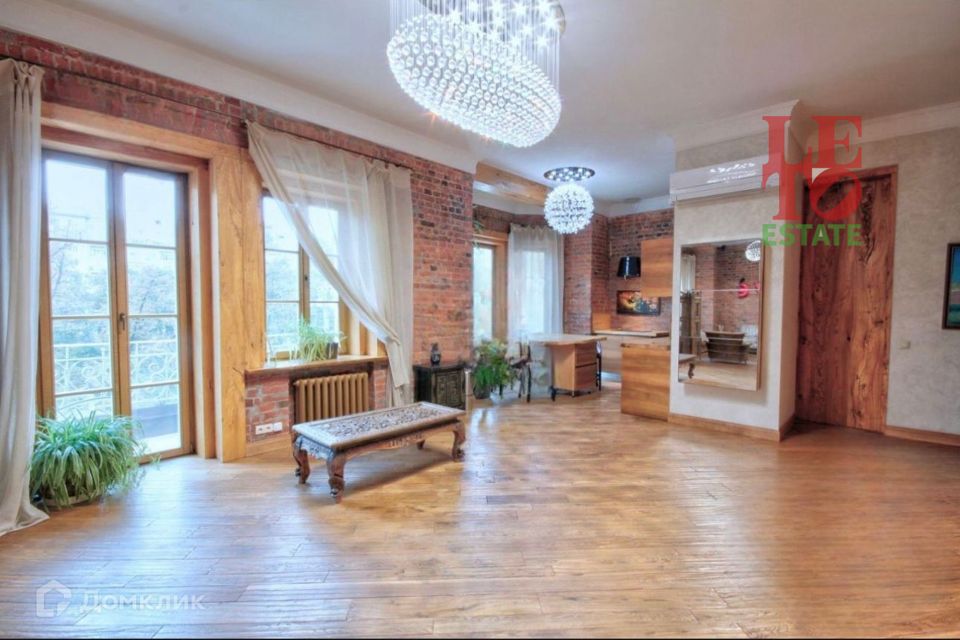 Продаётся 3-комнатная квартира, 100.8 м²