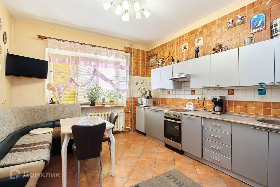 Продаётся 2-комнатная квартира, 81.4 м²