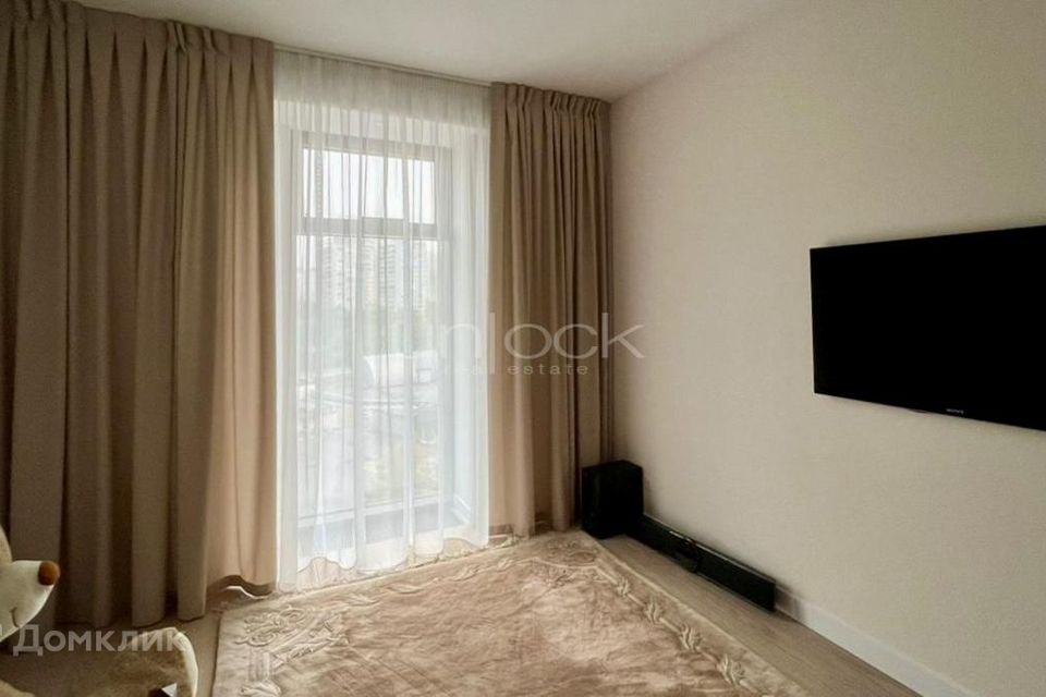 Продаётся 3-комнатная квартира, 130 м²