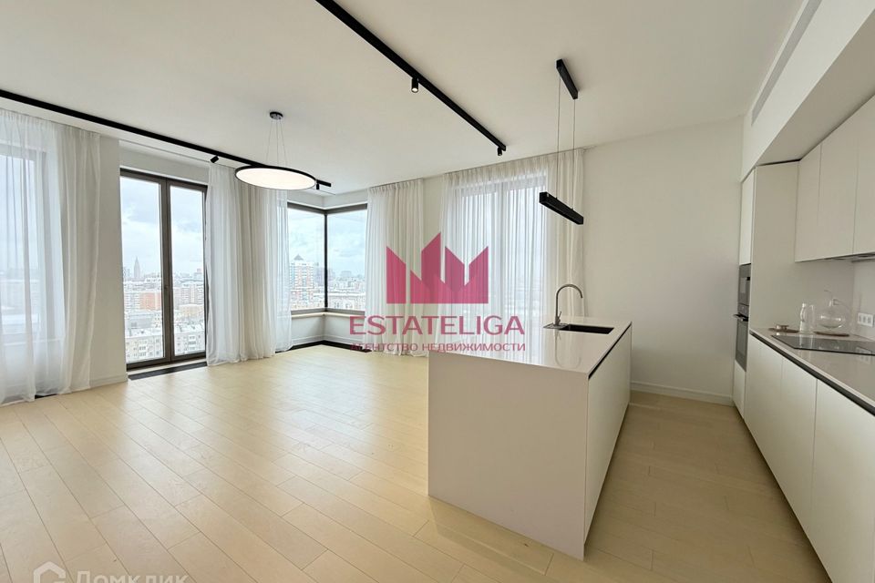 Сдаётся 3-комнатная квартира, 155 м²