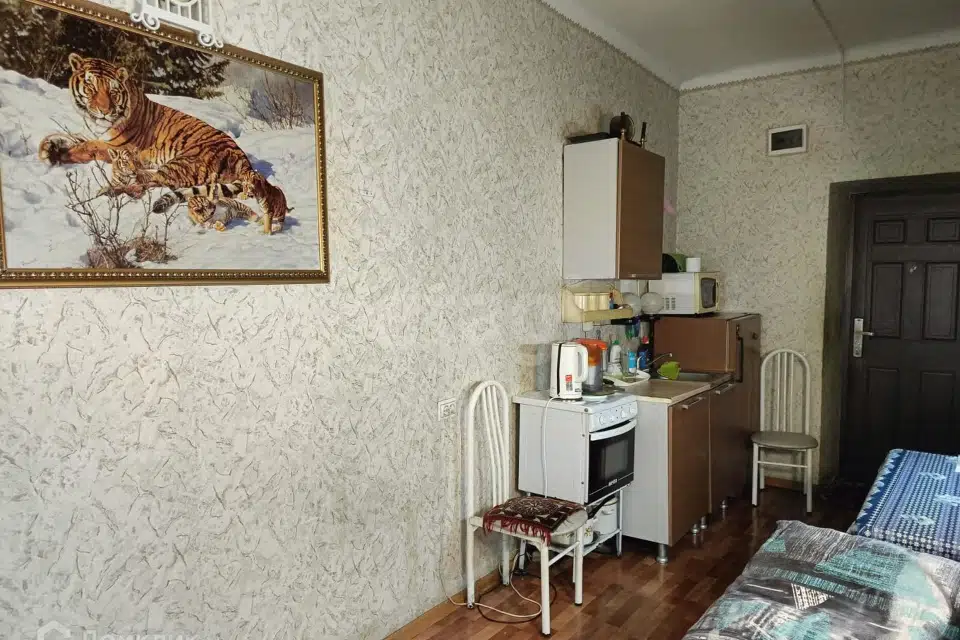 Продаётся комната в 1-комн. квартире, 12.9 м²