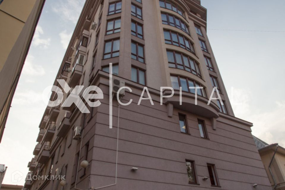 Продаётся 5-комнатная квартира, 212 м²