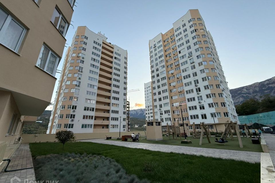 Продаётся 2-комнатная квартира, 65 м²