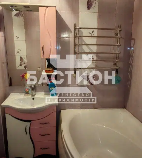 Продаётся 3-комнатная квартира, 64.2 м²