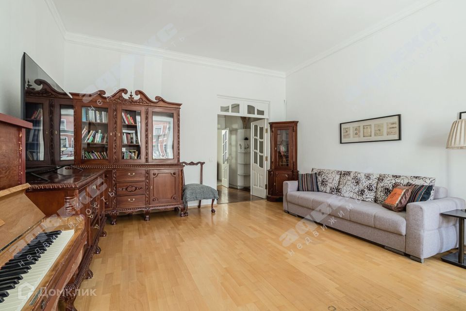 Сдаётся 2-комнатная квартира, 106.8 м²