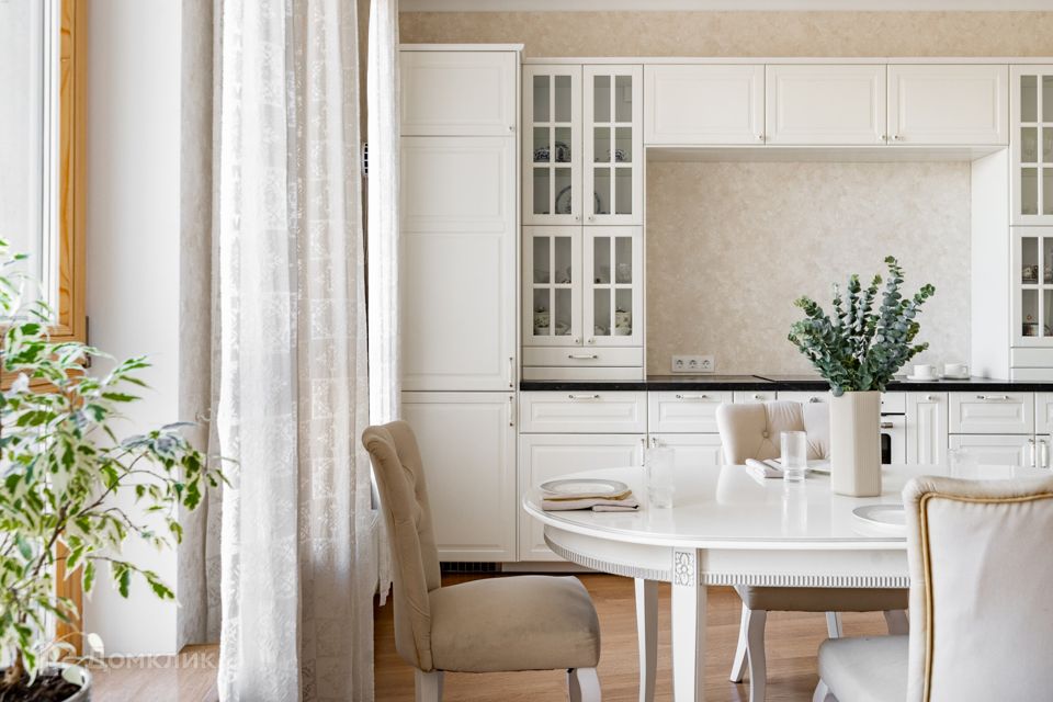 Продаётся 3-комнатная квартира, 100 м²