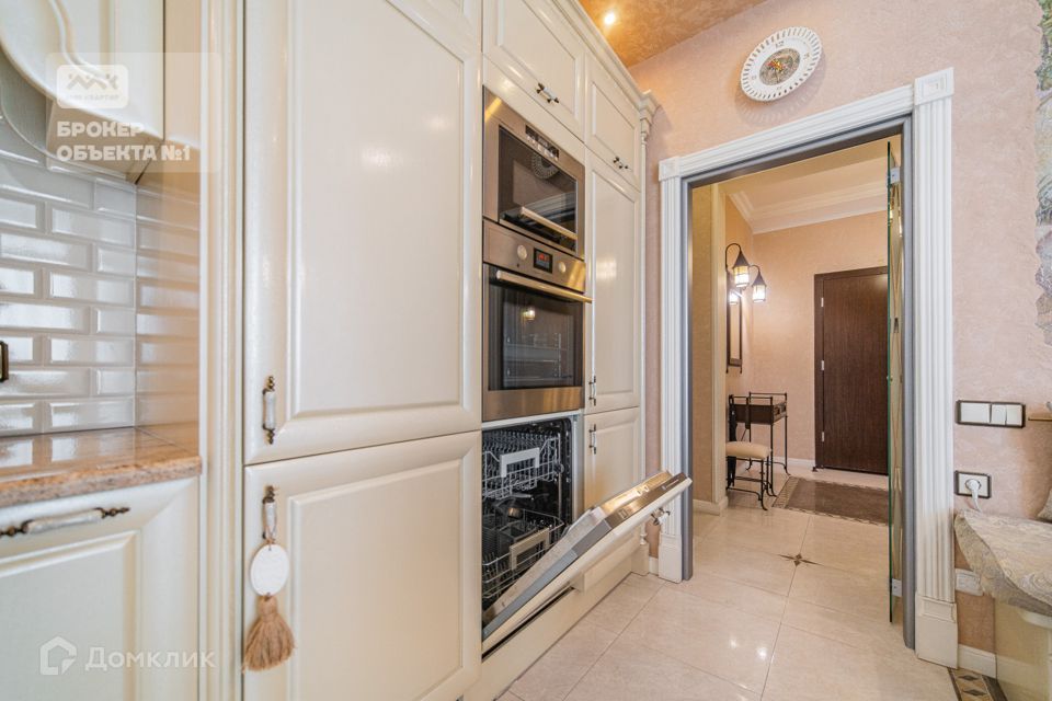 Сдаётся 3-комнатная квартира, 116 м²