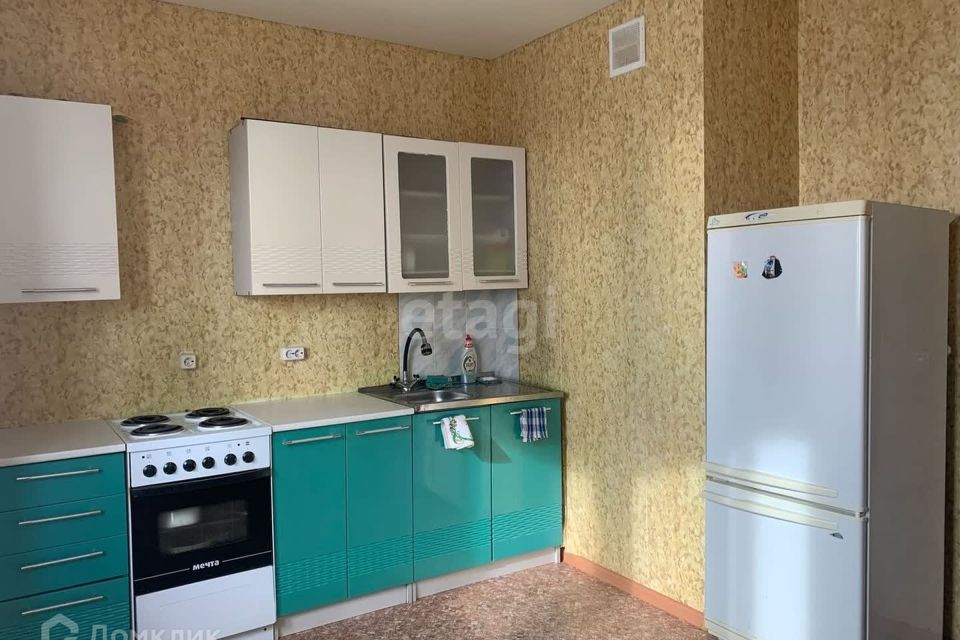 Продаётся 1-комнатная квартира, 42 м²