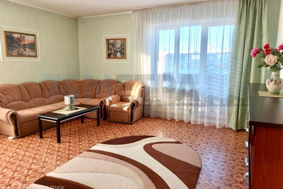 Сдаётся 2-комнатная квартира, 100 м²