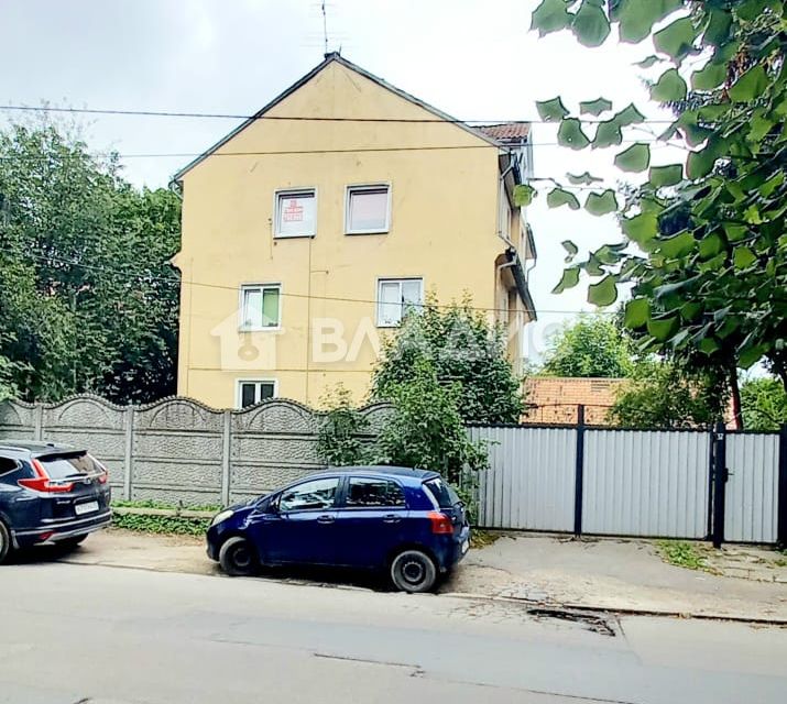 Продаётся 4-комнатная квартира, 139 м²