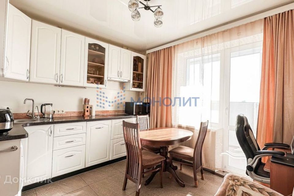 Продаётся 1-комнатная квартира, 42 м²