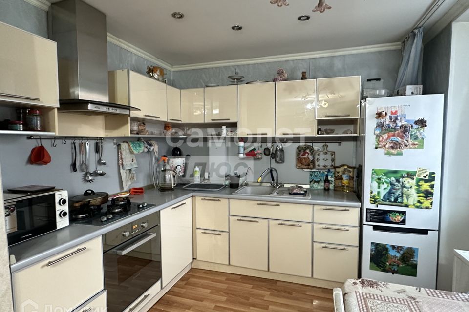 Продаётся 3-комнатная квартира, 63.8 м²
