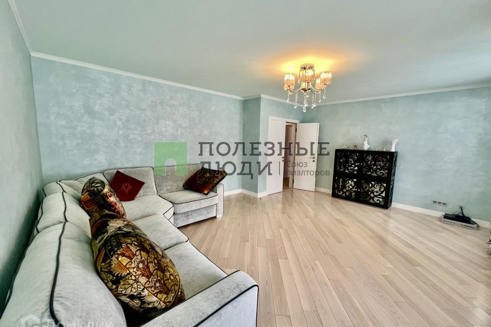 Продаётся 3-комнатная квартира, 106 м²
