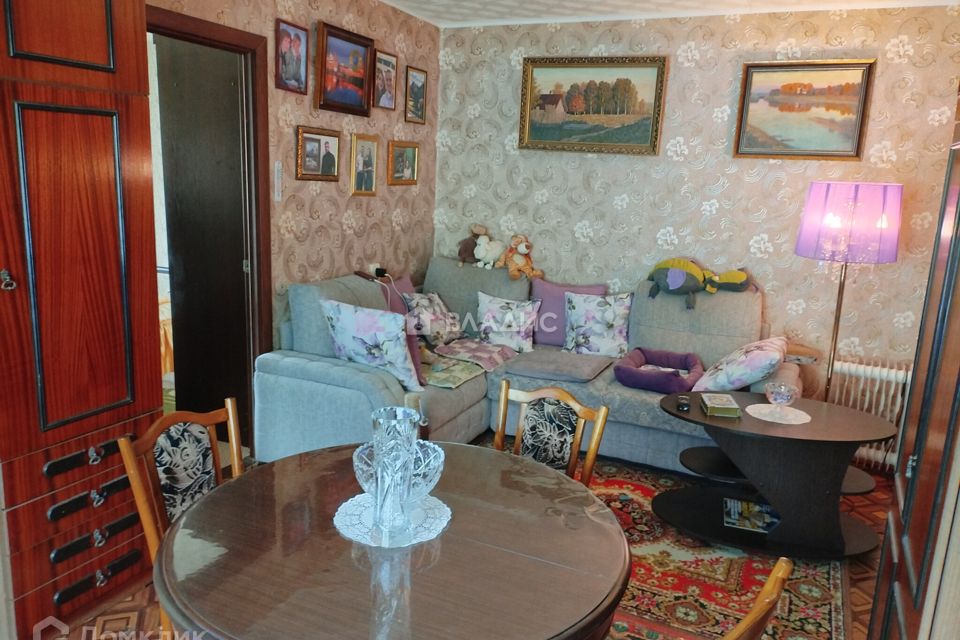 Продаётся 4-комнатная квартира, 61.5 м²