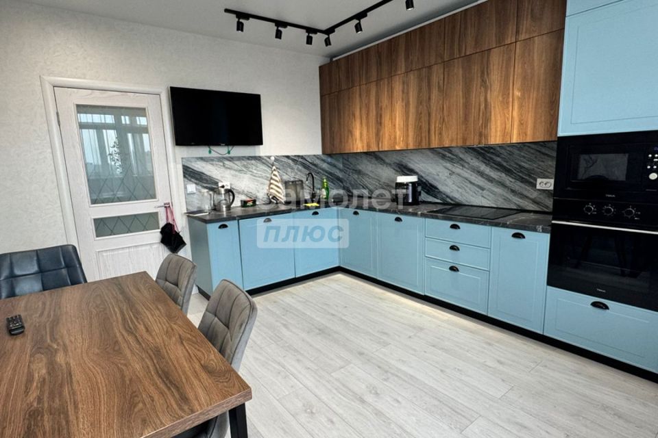 Продаётся 2-комнатная квартира, 71.7 м²
