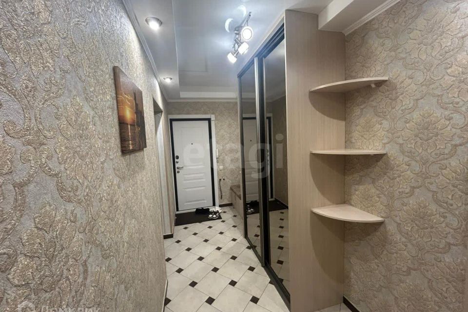 Сдаётся 2-комнатная квартира, 65 м²