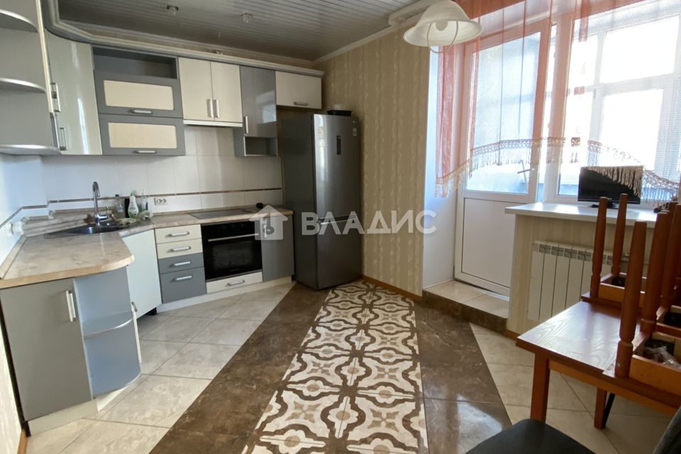 Сдаётся 4-комнатная квартира, 105 м²