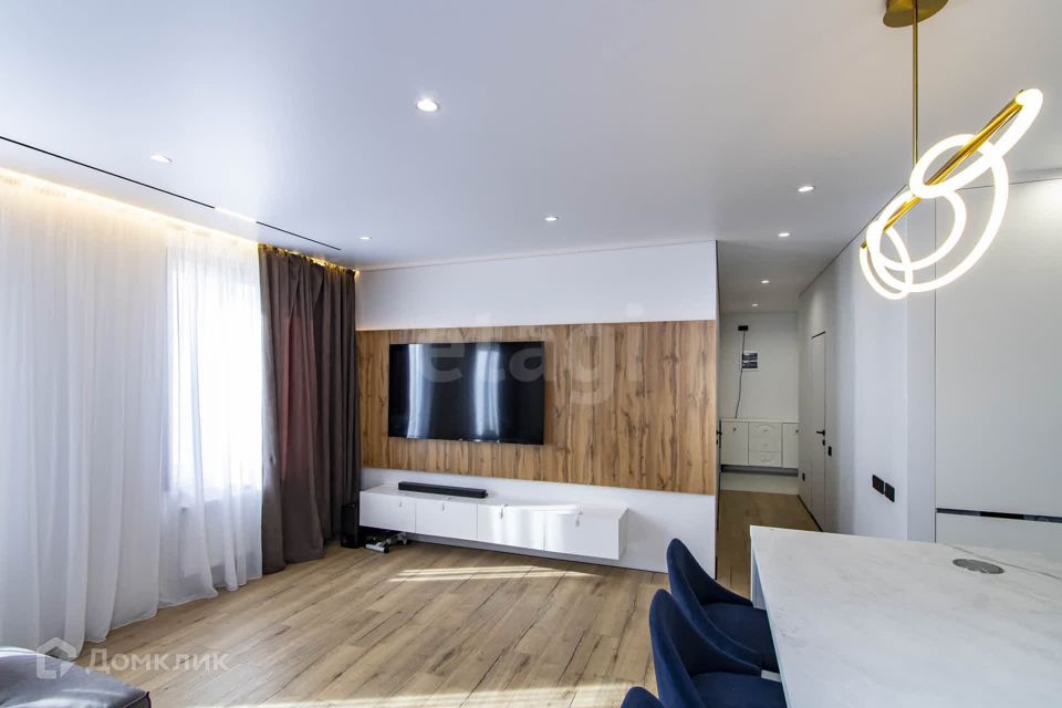 Продаётся 1-комнатная квартира, 62 м²