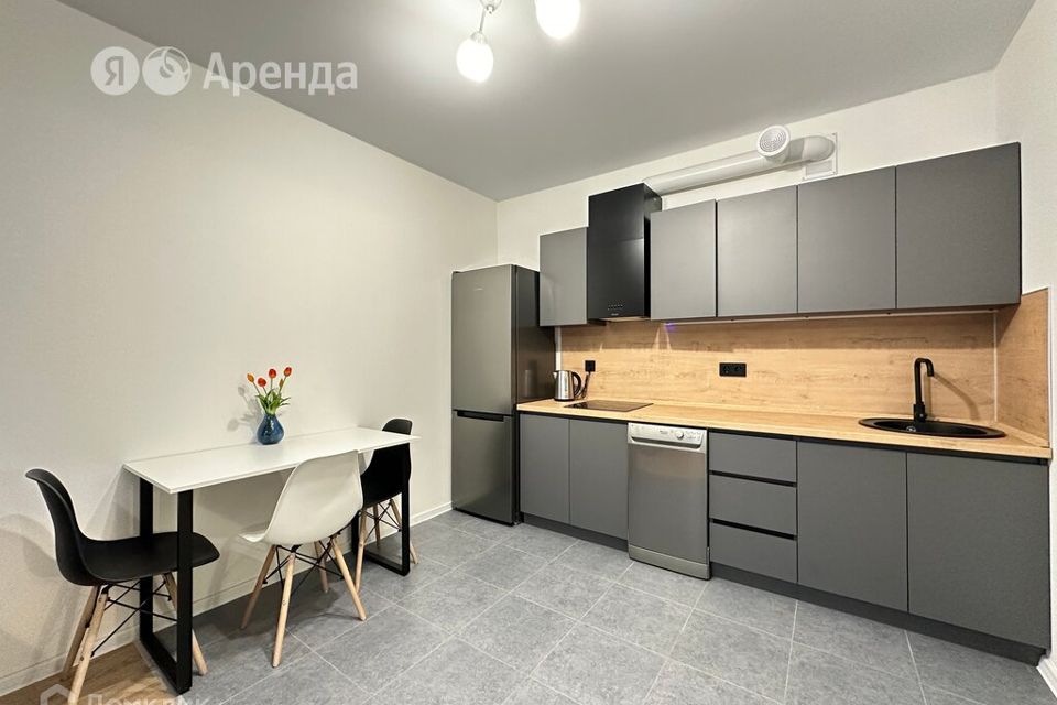Сдаётся 2-комнатная квартира, 56.3 м²