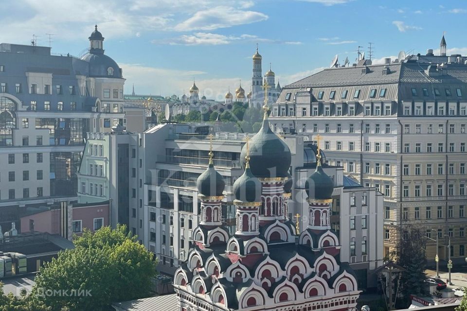 Продаётся 4-комнатная квартира, 156 м²