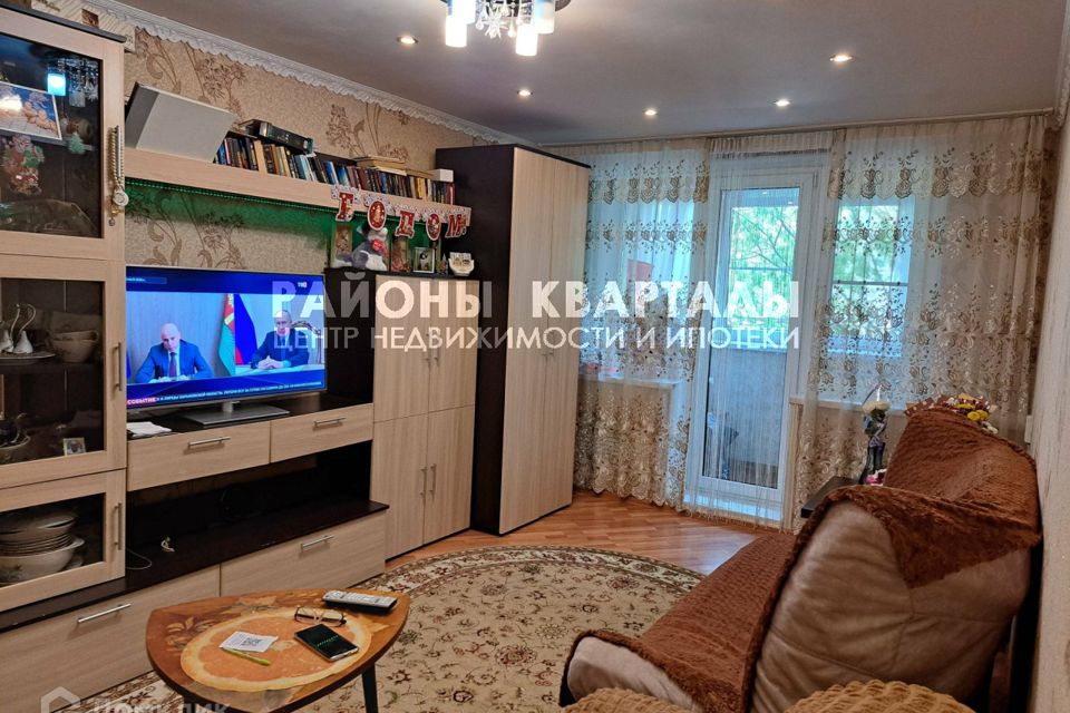 Продаётся 4-комнатная квартира, 75.6 м²