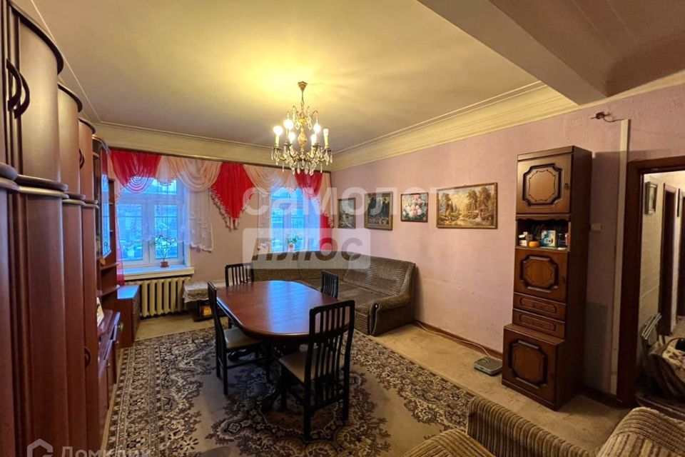 Продаётся 4-комнатная квартира, 103.7 м²