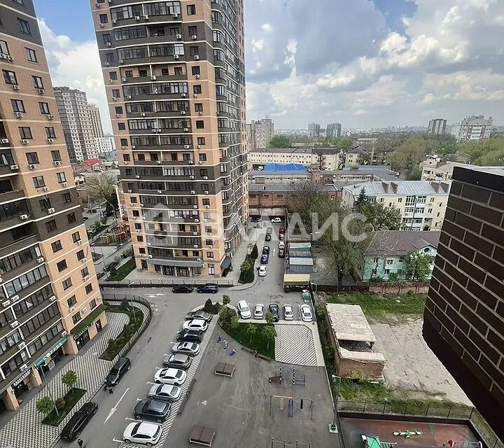 Продаётся 2-комнатная квартира, 57 м²