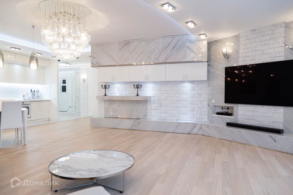 Продаётся 3-комнатная квартира, 128 м²