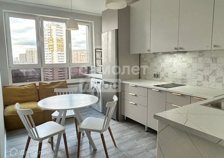 Продаётся 1-комнатная квартира, 37.7 м²