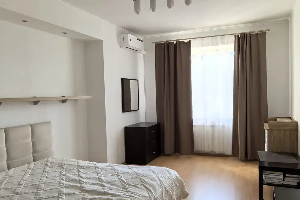 Продаётся студия, 186.9 м²