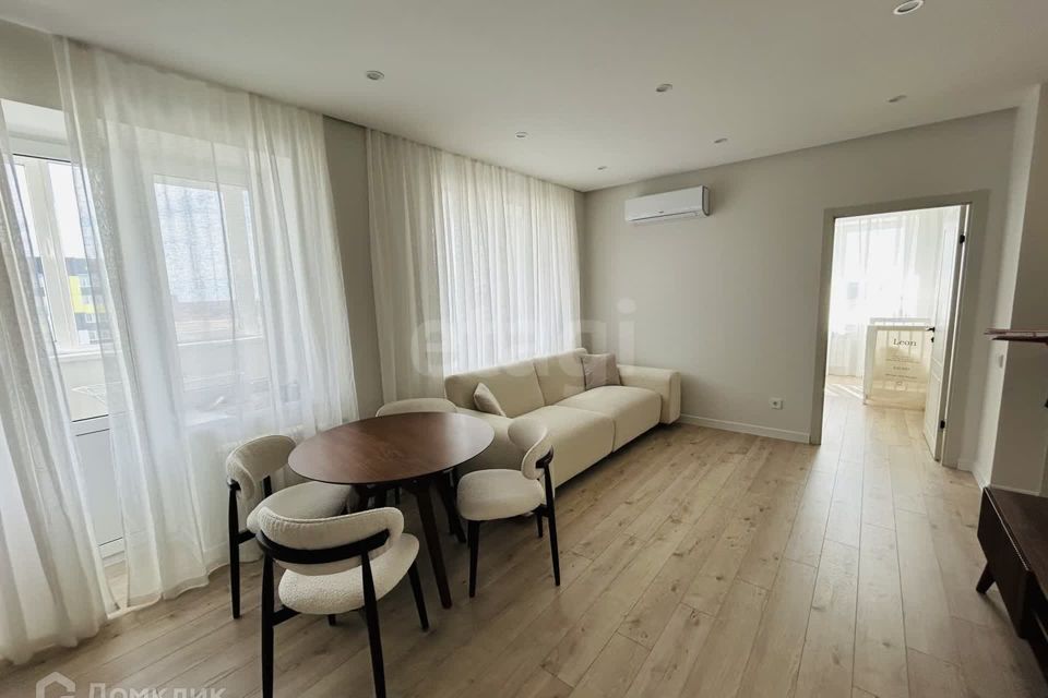 Продаётся 2-комнатная квартира, 59.8 м²