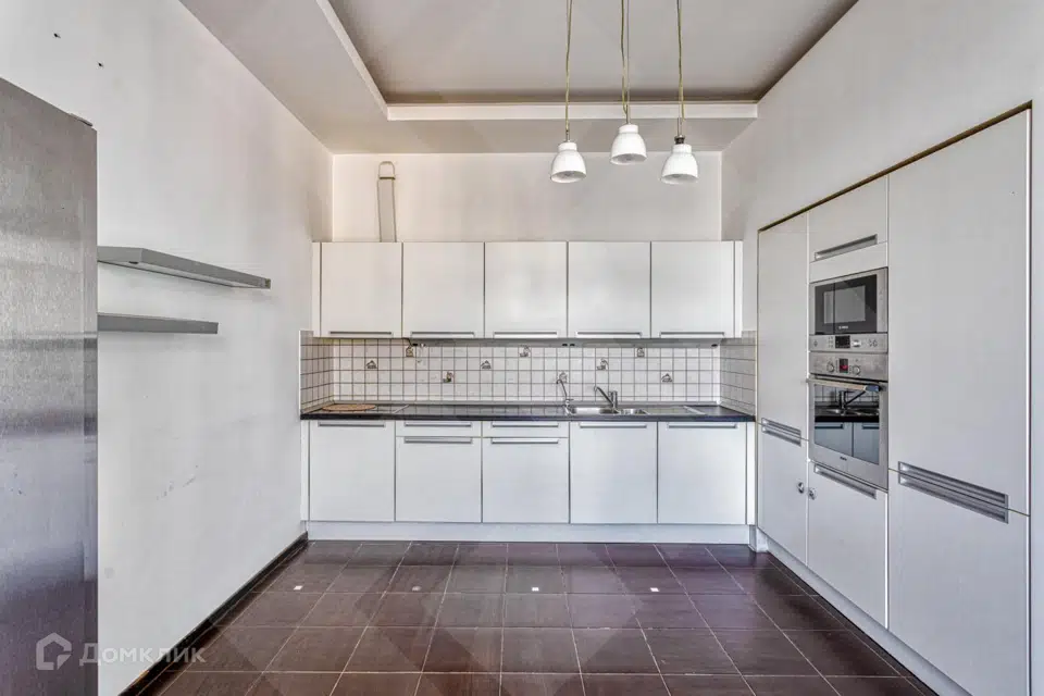 Продаётся 6-комнатная квартира, 330 м²