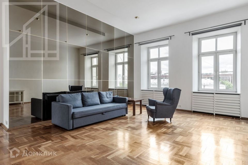 Сдаётся 5-комнатная квартира, 235 м²