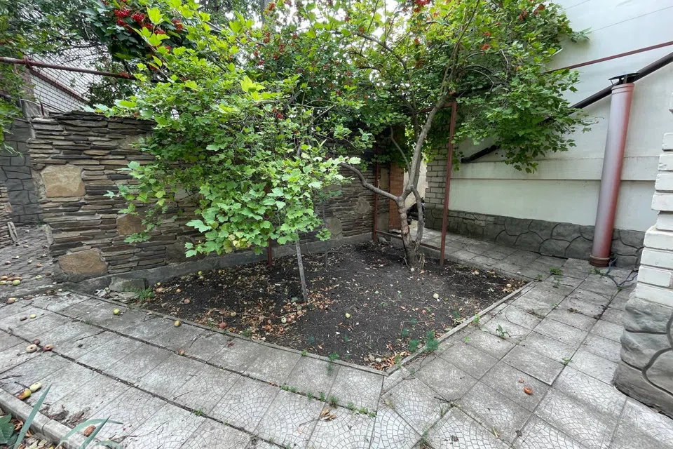 Продаётся 2-этажный дом, 200 м²