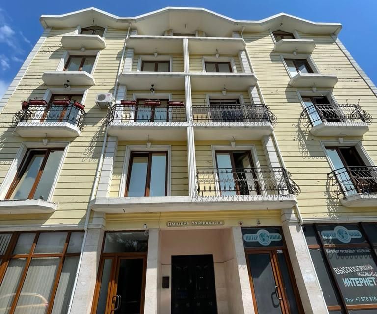 Продаётся 4-комнатная квартира, 161.3 м²
