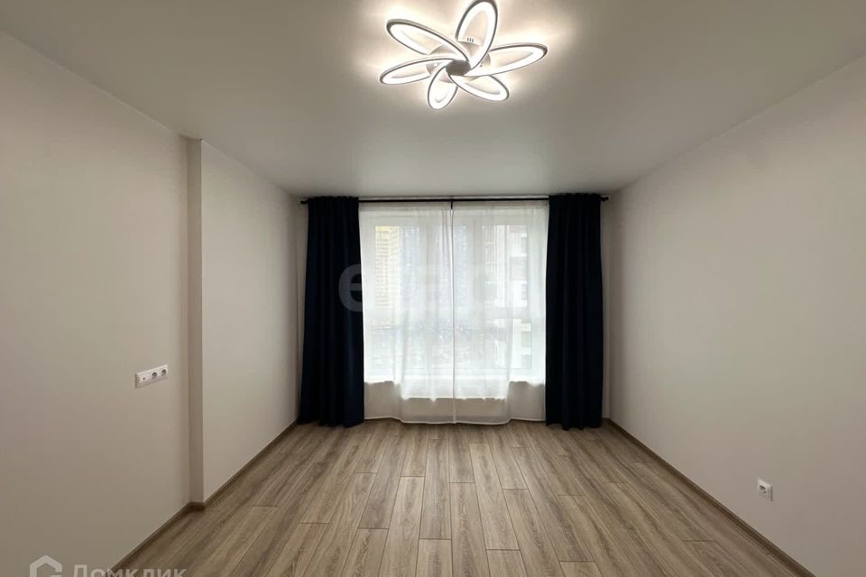 Продаётся 1-комнатная квартира, 37.8 м²