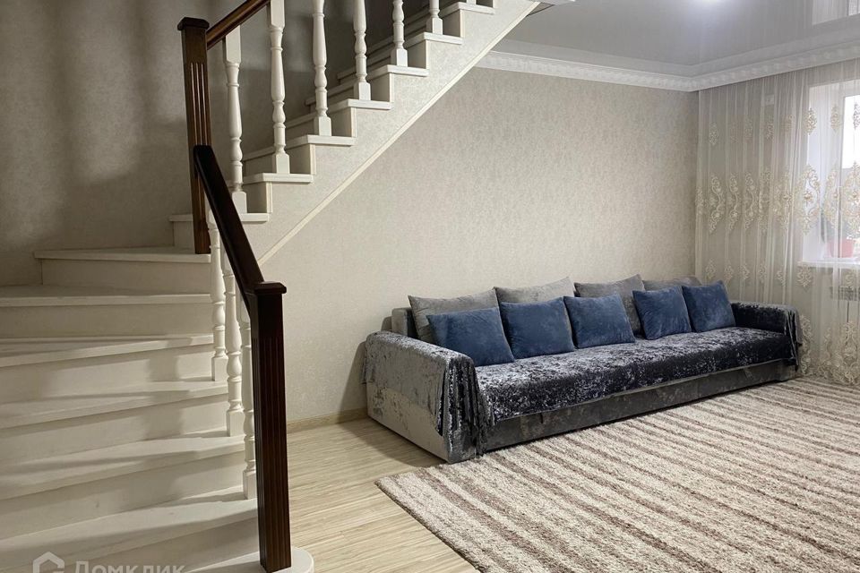 Продаётся 4-комнатная квартира, 125 м²