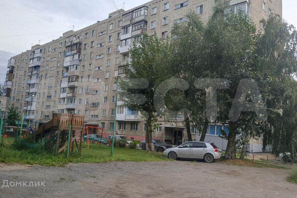 Продаётся 4-комнатная квартира, 59.4 м²