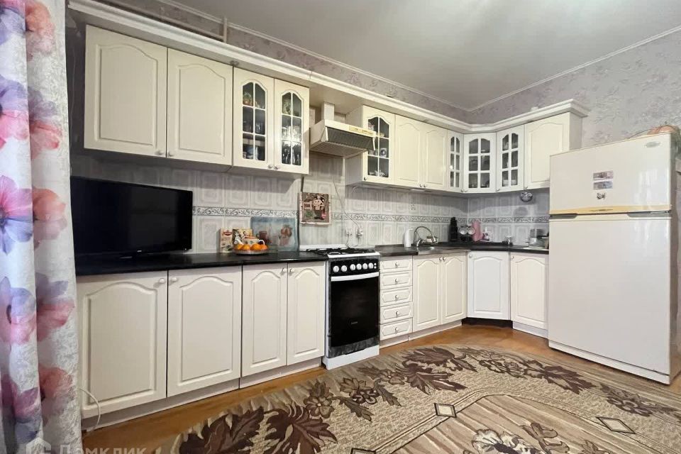 Продаётся 3-комнатная квартира, 100.7 м²
