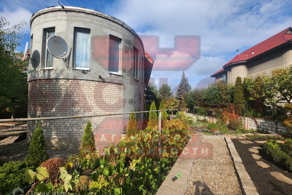 Продаётся 3-этажный дом, 388.3 м²