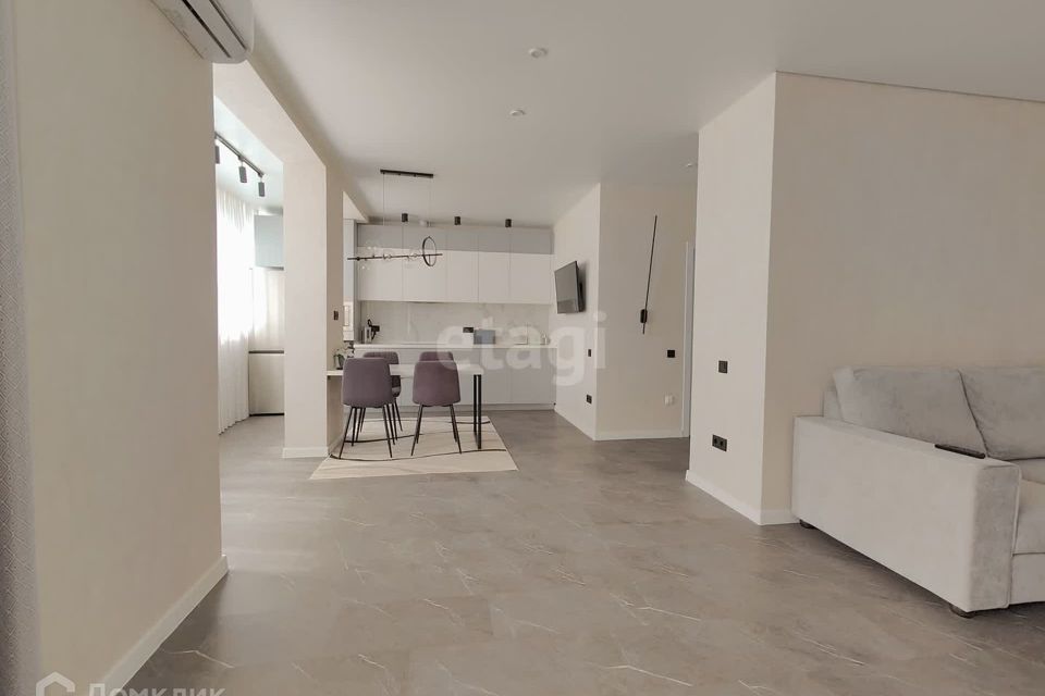 Продаётся 2-комнатная квартира, 56.3 м²