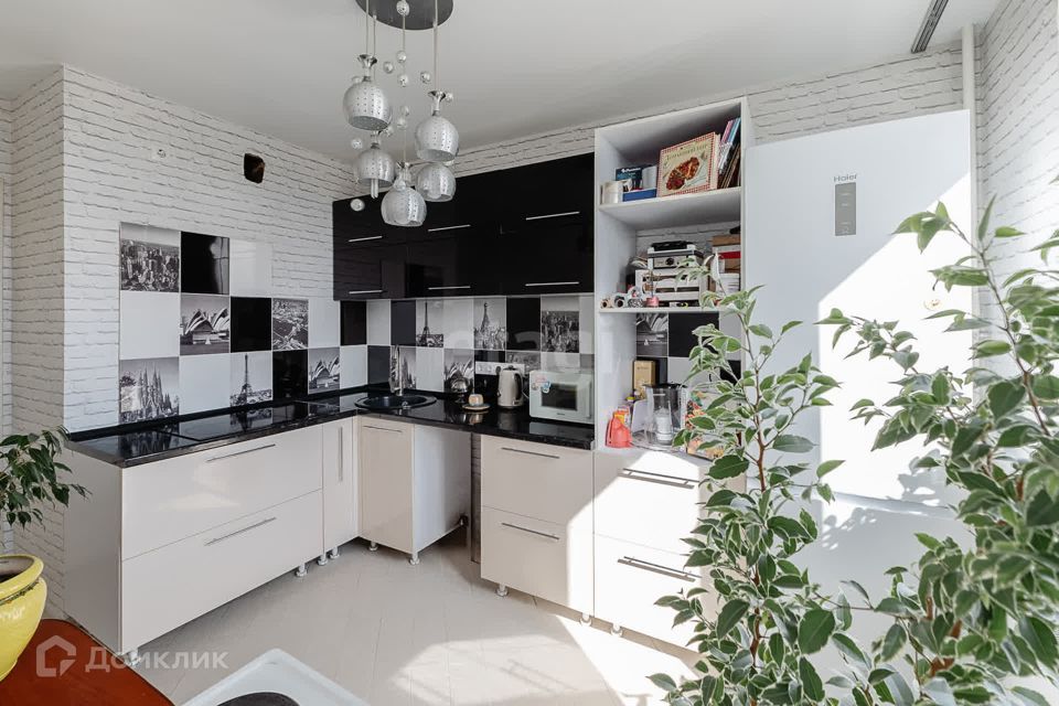 Продаётся 2-комнатная квартира, 59.6 м²