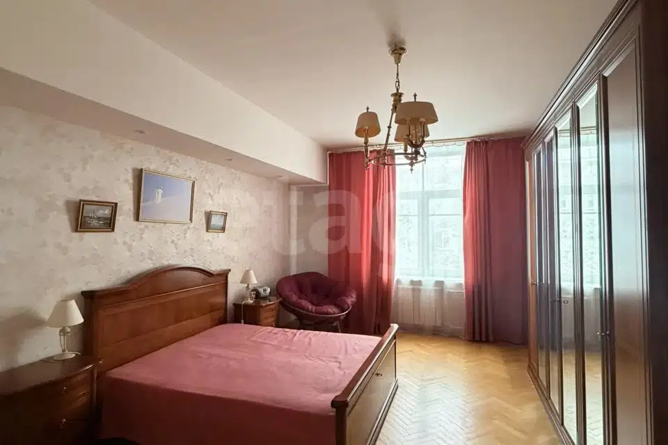 Продаётся 3-комнатная квартира, 109.3 м²