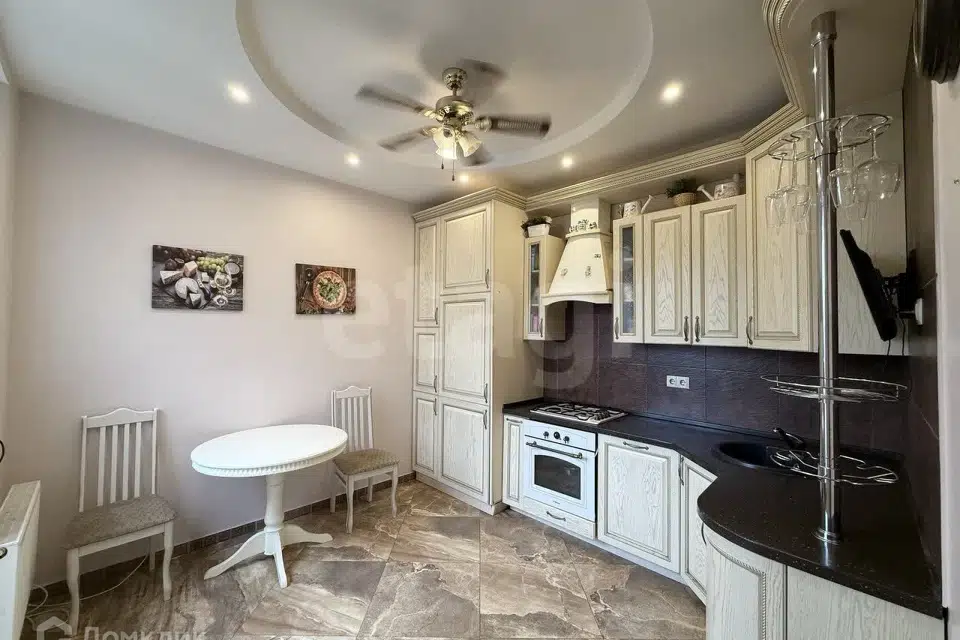 Продаётся 2-комнатная квартира, 65.2 м²