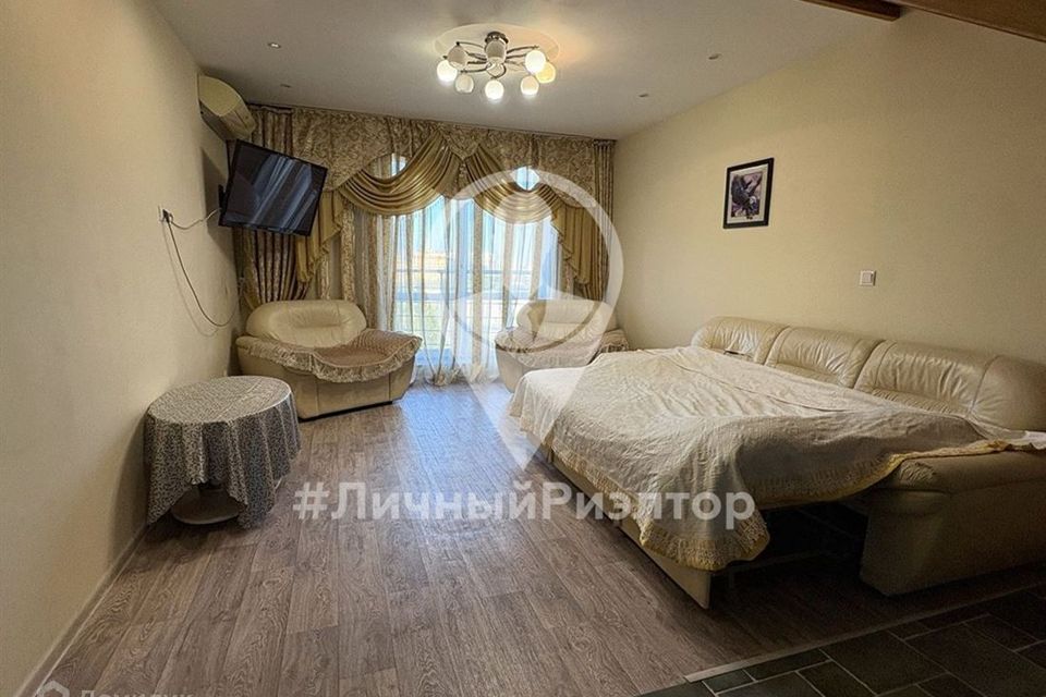 Сдаётся 2-комнатная квартира, 90 м²